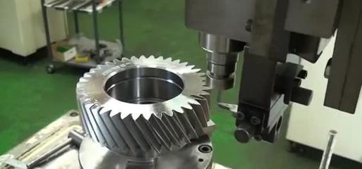 斜齒輪為何比同齒數(shù)直齒輪咬合更精準(zhǔn)？揭秘齒輪加工的關(guān)鍵差異